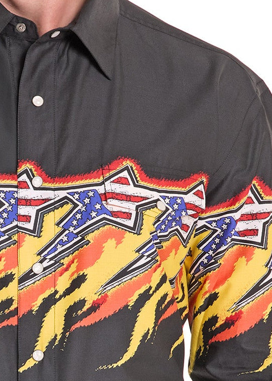 Detail image of a Man wearing a black shirt with colorful designs
